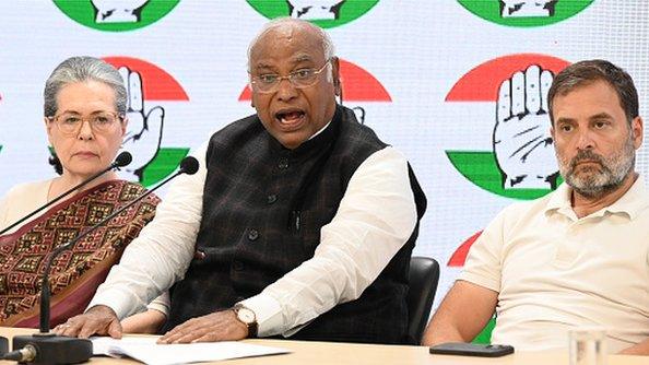 Sonia Gandhi, Mallikarjun Kharge and Rahul Gandhi at the press conference