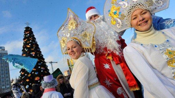 Grandpa Frost and Snow Maidens in Minsk, 2013