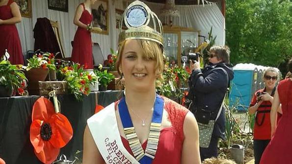 Cyn ei chyfnod yn gadeirydd CFFI Cymru bu Caryl yn frenhines CFFI Ceredigion