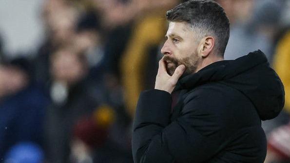 St Mirren manager Stephen Robinson