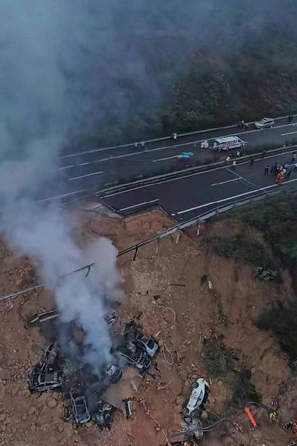 Picture of cars which fell off a collapsed highway in Guangzhou