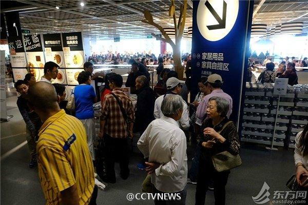 Elderly customers in Ikea canteen