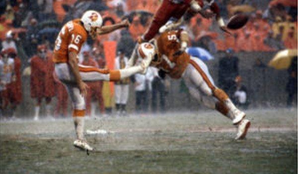 Neil O'Donoghue kicks Tampa Bay Buccaneers into the play-offs in the 'Rain Bowl' game in 1979