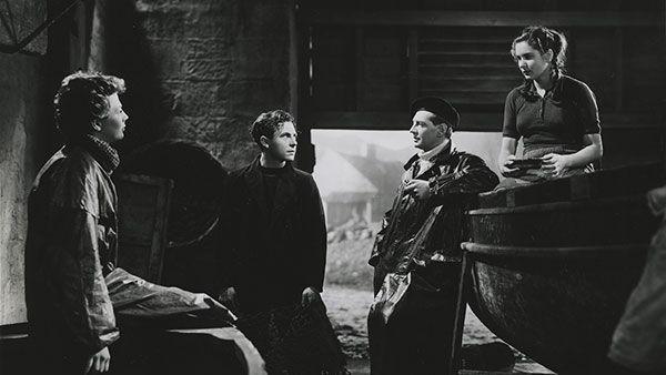 Wendy Hiller, Murchadh Moireasdan, Roger Livesey agus Margot Fitzimons ann an I Know Where I'm Going