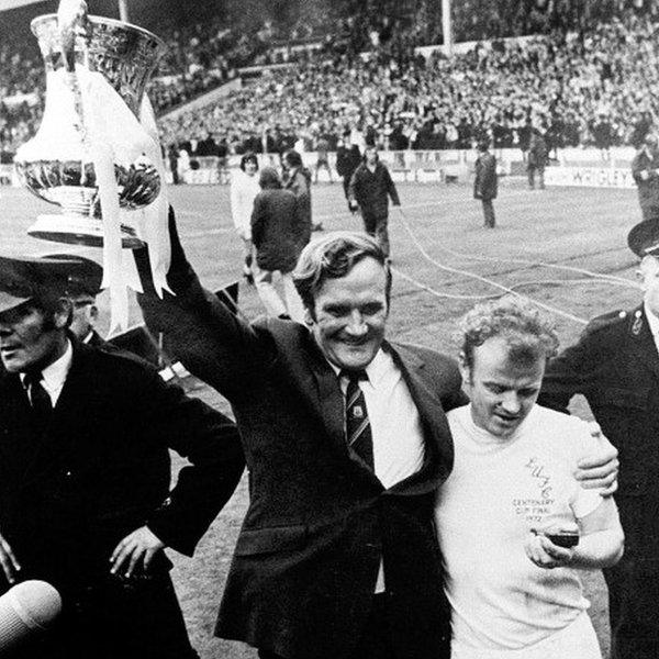 Manger Don Revie with captain Billy Bremner