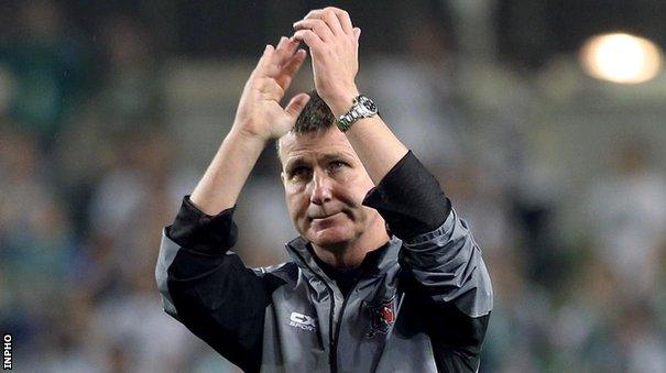 Dundalk boss Stephen Kenny applauds the club's fans after Wedneday's game