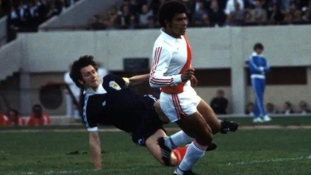 Bruce Rioch and Hector Chumpitaz