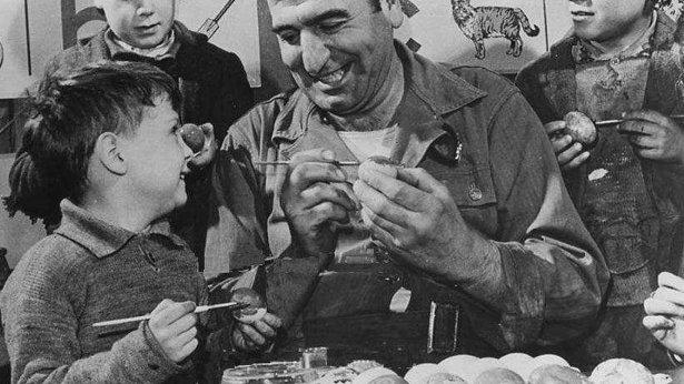 WWII USAAF chef with British children