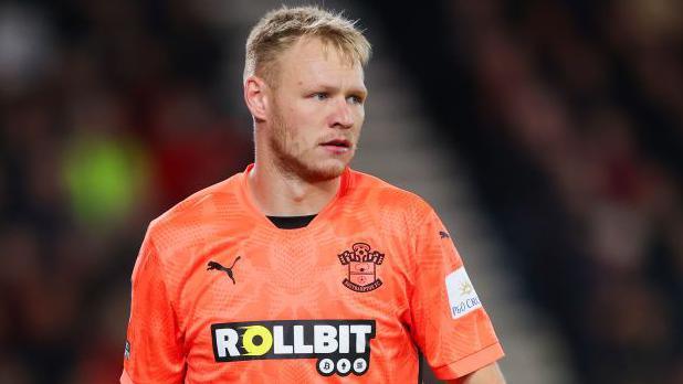 Aaron Ramsdale: Southampton goalkeeper left Arsenal for more game time -  BBC Sport