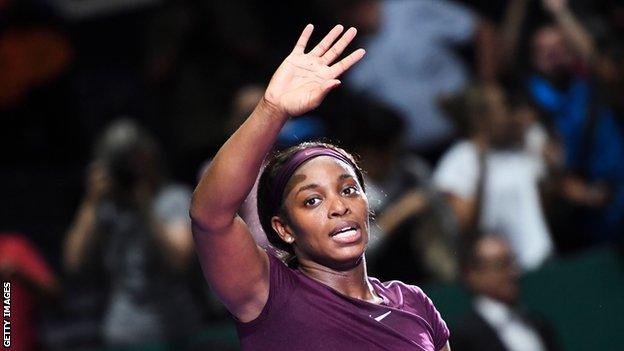 Sloane Stephens waves to the crowd