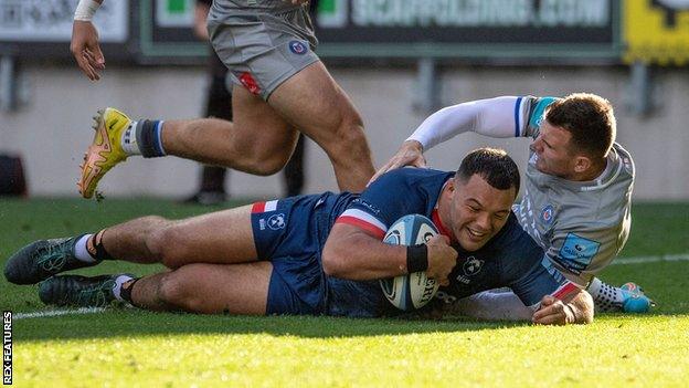 Ellis Genge scores a try