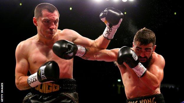 Scott Quigg fights Jono Carroll in Manchester