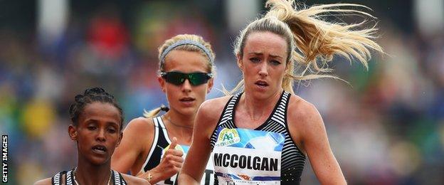 Eilish McColgan (right) competes in the 5000m during the AA Drink FBK Games in Hengelo, Netherlands