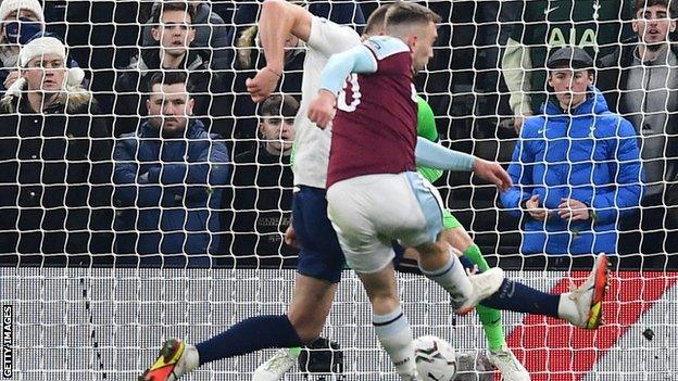 Bowen scores West Ham's goal