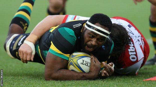 Api Ratuniyarawa is tackled by a Gloucester player