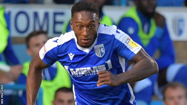 Brandon Hanlan in action for Gillingham