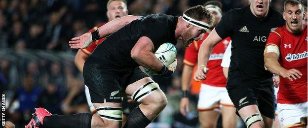 Kieran Read scores for the All Blacks against Wales