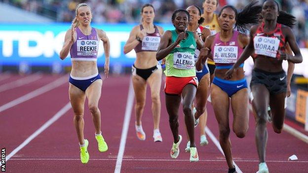 Jemma Reekie (left) misses out on the final