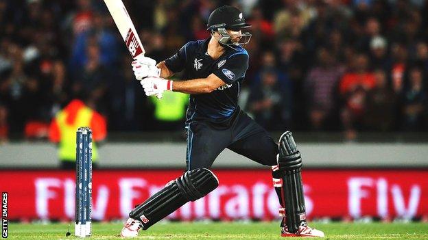 Grant Elliott in action for New Zealand at the 2015 Cricket World Cup