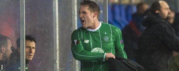 Celtic midfielder Kris Commons reacts angrily to being substituted