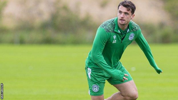 Stephen McGinn has been training with Hibs throughout the season