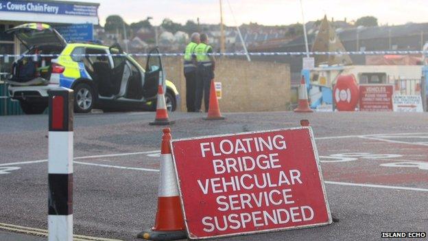 Cowes floating bridge