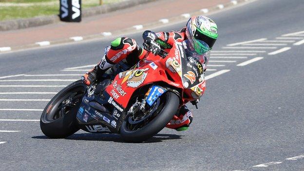 Glenn Irwin pipped fellow Carrickfergus rider Alastair Seeley in last year's feature Superbike race at the meeting