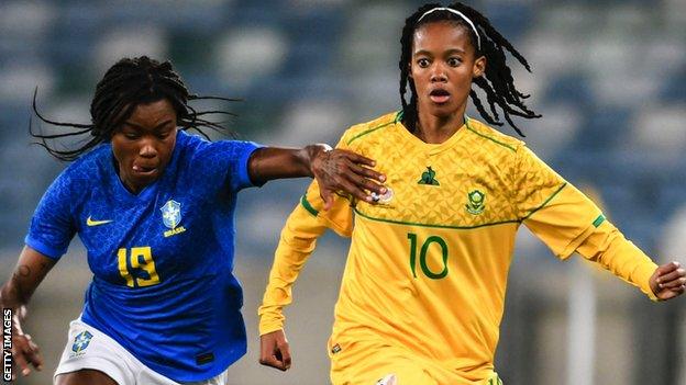 Linda Motlhalo of South Africa and Ludmila da Silva of Brazil