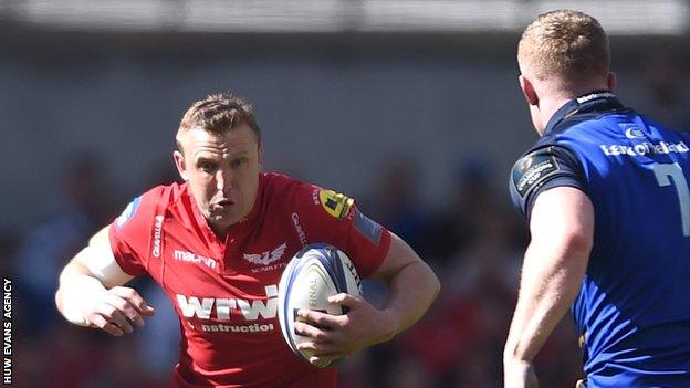 Hadleigh Parkes looks for a gap