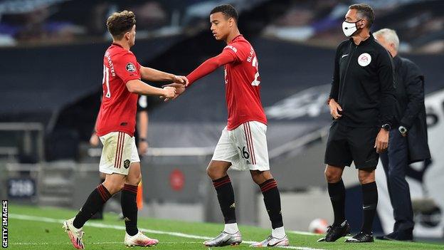 Daniel James is replaced by Mason Greenwood (touchline shot of a substitution)