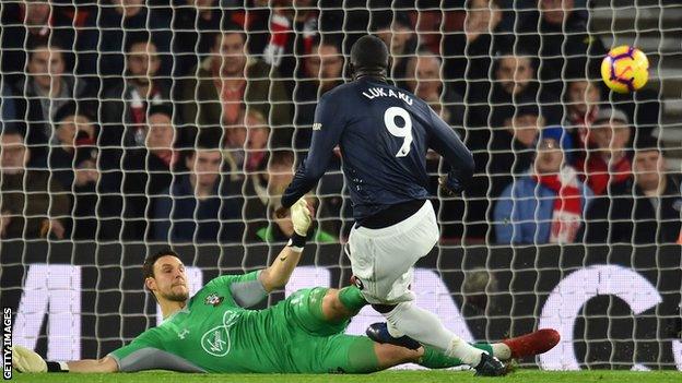 Romelu Lukaku scores for Manchester United against Southampton