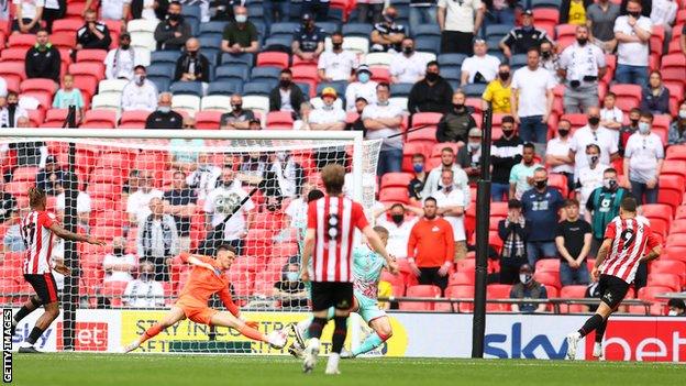 Emiliano Marcondes flashes home just his third goal of the season at the far post