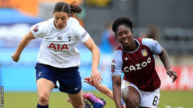 Rachel Williams playing for Tottenham