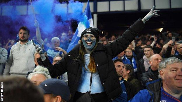 Everton fans celebrate