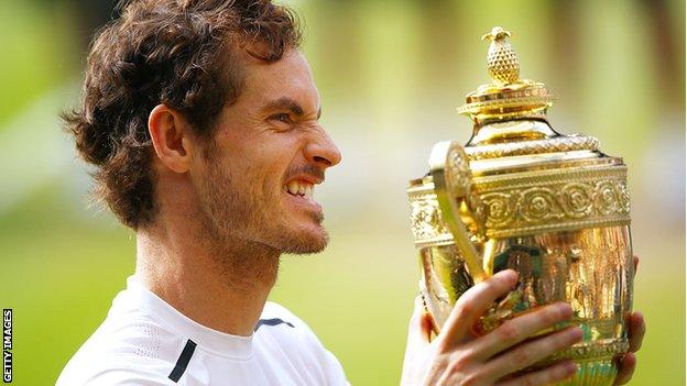 Andy Murray with Wimbledon trophy