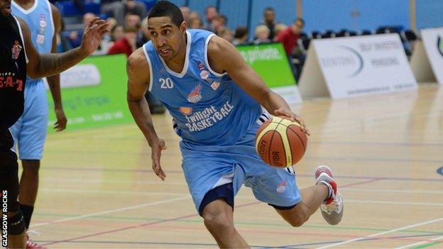 Kieron Achara playing basketball for Glasgow Rocks