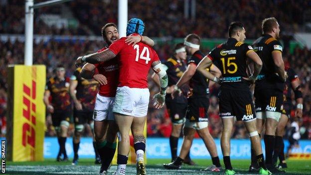 jack Nowell scored try for the LIons