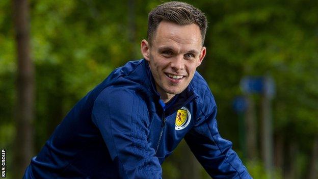 Lawrence Shankland is included in the Scotland squad for the first time