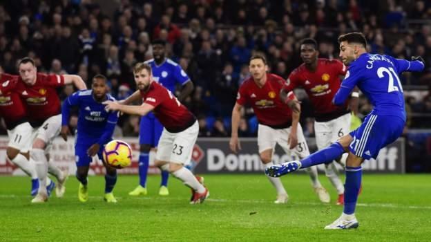 Victor Camarasa yn sgorio yn erbyn Manchester United