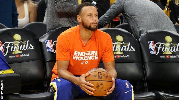 Stephen Curry wearing an 'End Gun Violence' t-shirt