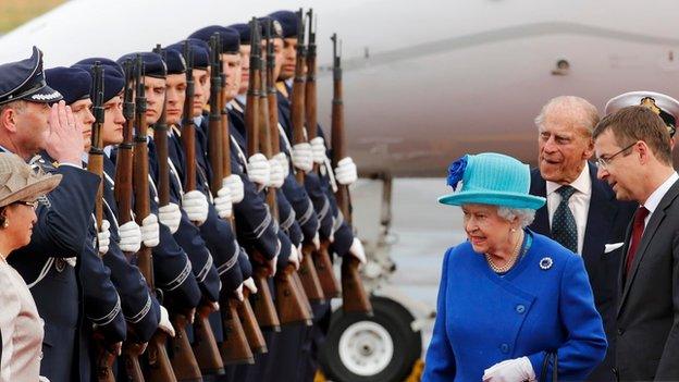 The Queen and Prince Philip arrive in Germany