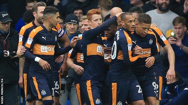 Newcastle celebrate Dwight Gayle goal