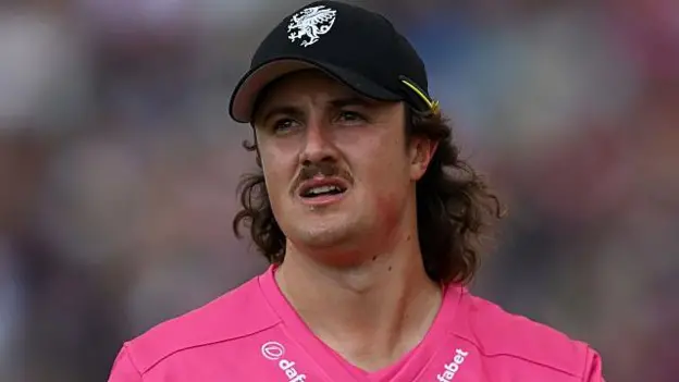 Kohler-Cadmore, de Somerset, queda fuera de juego por una lesión.