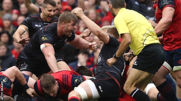 Saracens score through Mako Vunipola