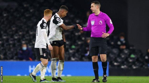 Mario Lemina speaks to referee David Coote