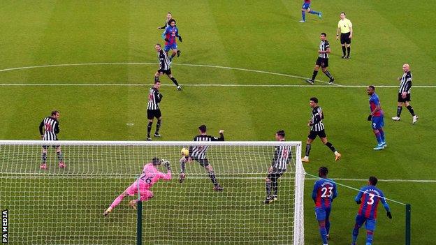 Jairo Riedewald scores Crystal Palace's first goal