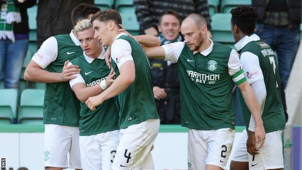 Hibs celebrate Paul Hanlon's headed goal