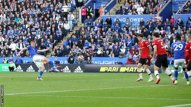 jamie Vardy scores