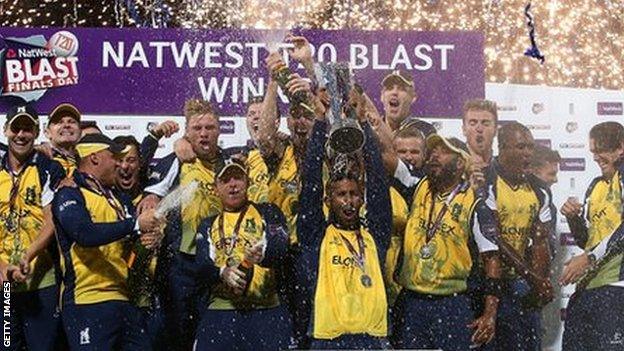 Varun Chopra lifted the trophy in Birmingham when the Bears beat Lancashire to win the T20 Blast for the first time in 2014