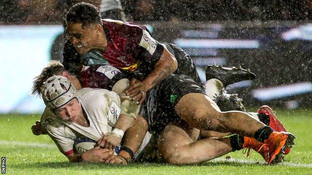 Luke Marshall scores